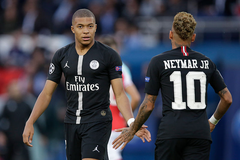 激烈竞争中 激烈竞争中